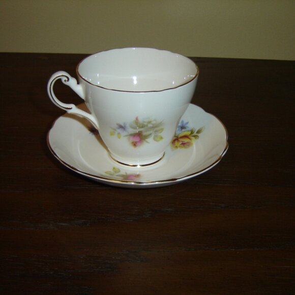 Regency pink yellow Rose cup and saucer VGU - Picture 2 of 7